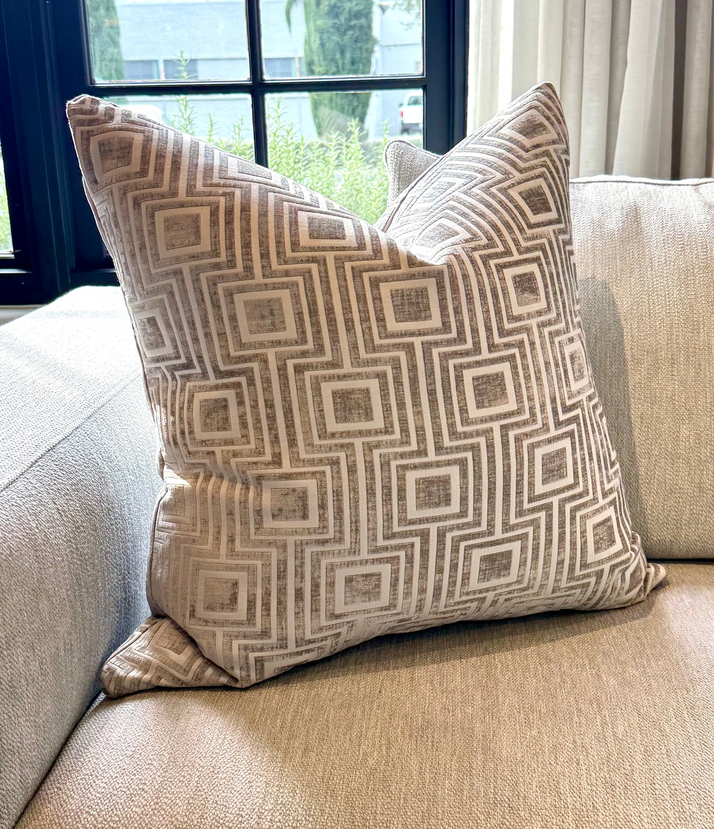 LINARA PILLOW